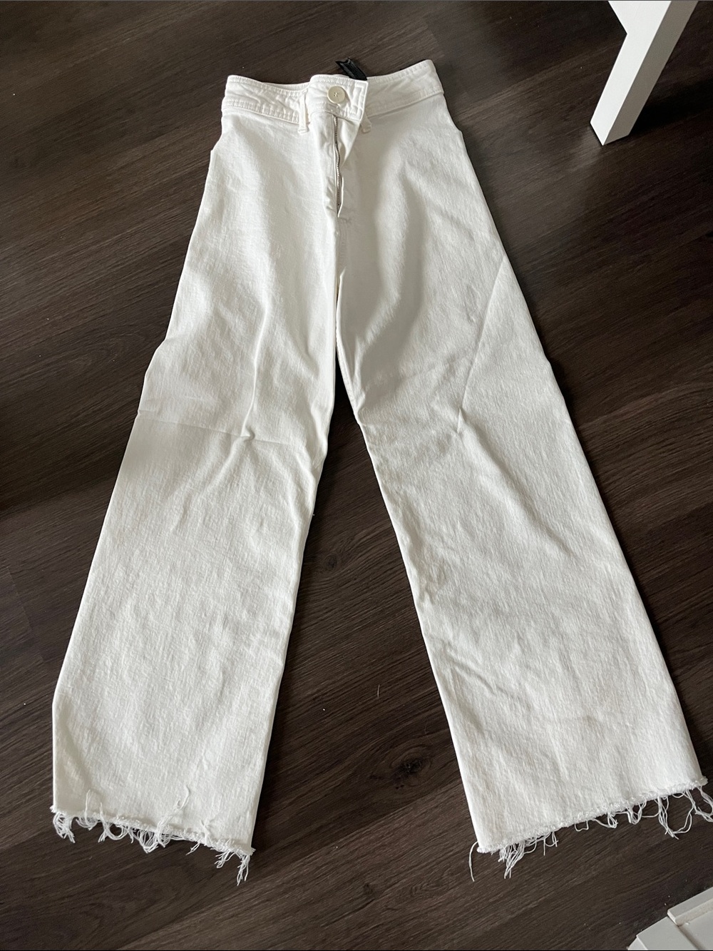 Zara White High-Rise Wide-Leg Jeans with Raw Hem (Marine Wide leg)